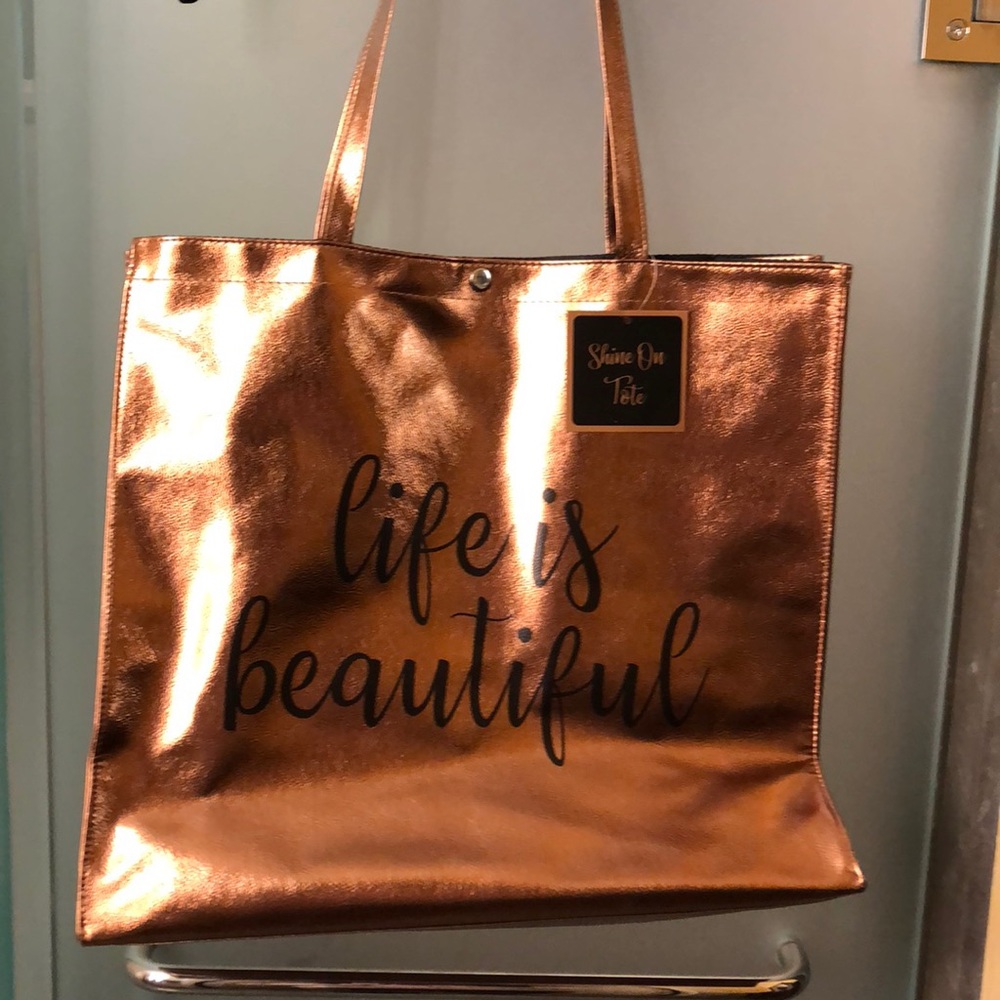 Oversized tote bag